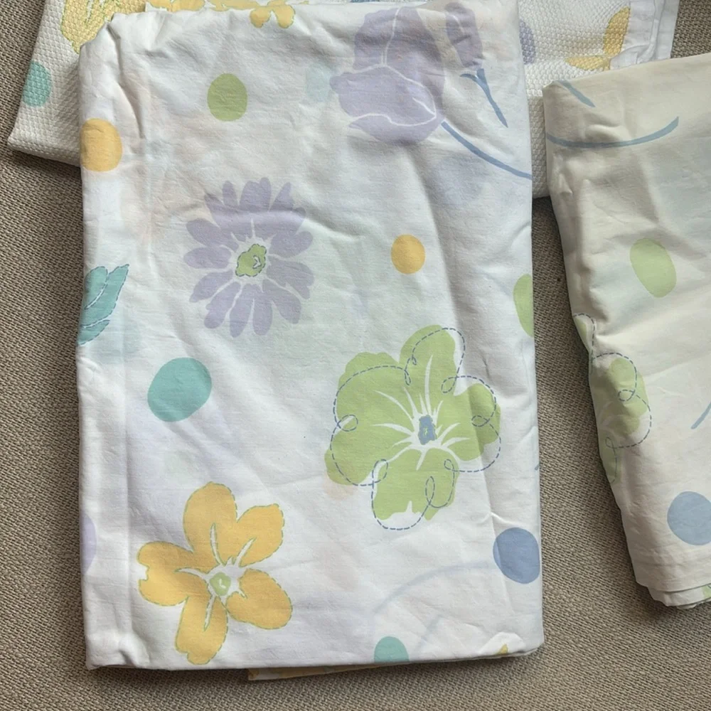 Hatch by BBB Dorm Ready Polka Dot Twin Set with Duvet Cover